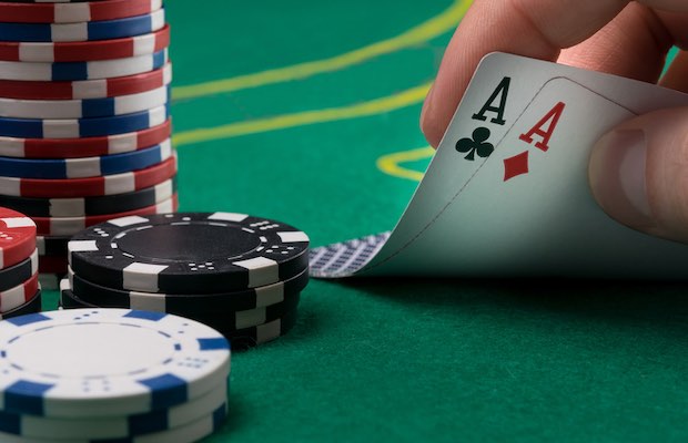Enjoy Online Poker By Trying All Different Types