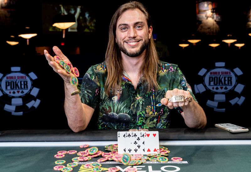David 'Bakes' Baker Memenangkan Gelang Poker Seri Dunia Ketiga Dalam $1.500 2-7 Triple Draw