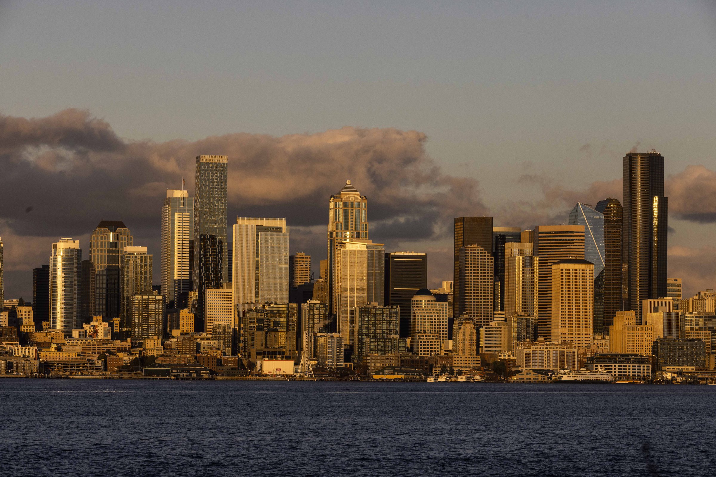 Survei mengatakan Seattle adalah salah satu kota terbaik untuk para lajang dan berpesta?!  eh, tidak