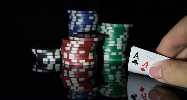 How To Play And Win At UK Online Poker